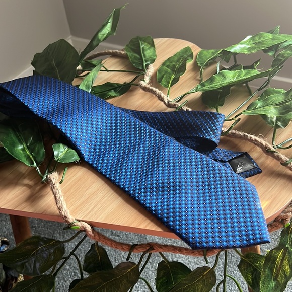 Gucci Silk Tie - Picture 7 of 16
